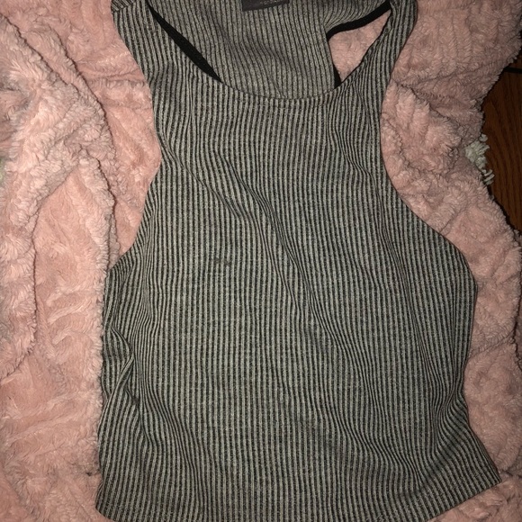 Striped Ribbed Crop Top - Picture 2 of 4